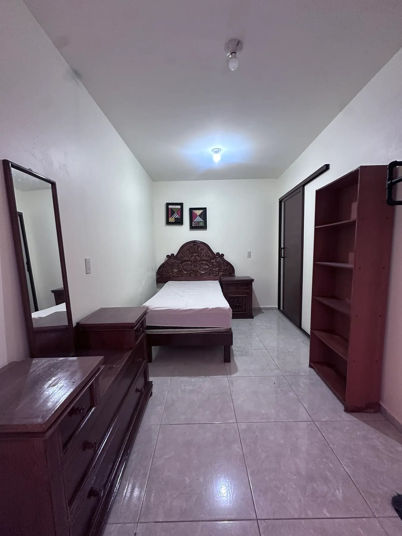 Habitación estilo colonial, moderna, amplia
